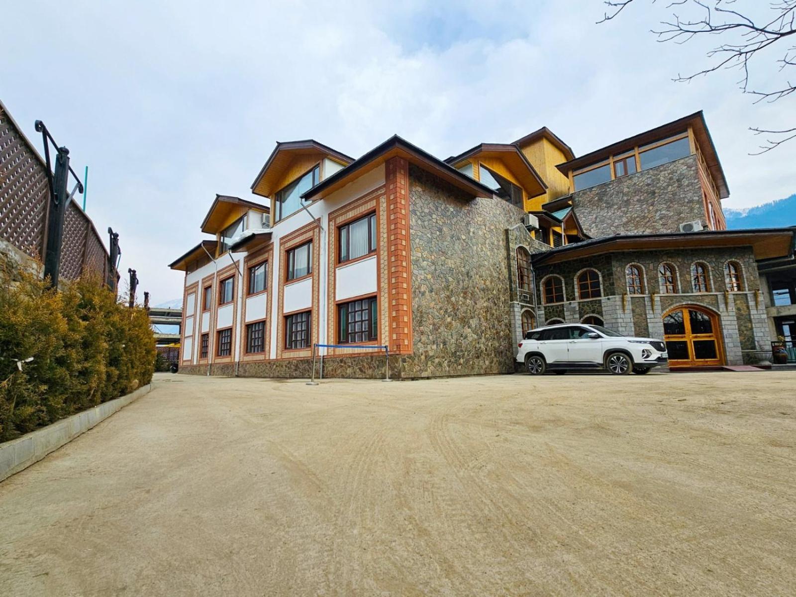 The Walnut Creek Pahalgam Pahalgām Exterior foto